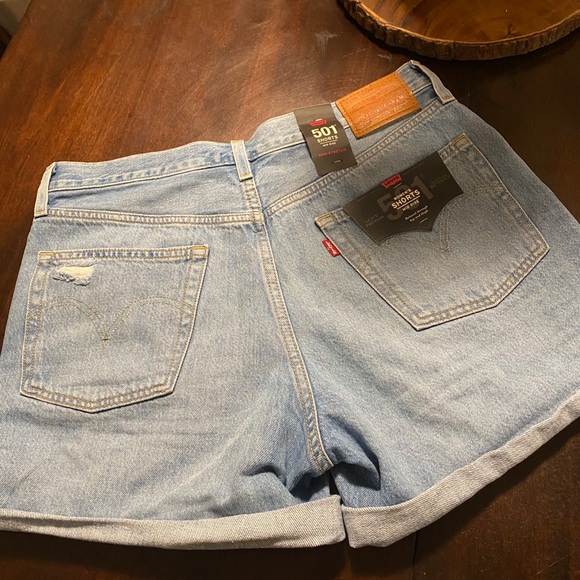 Levi’s Size 30 - Picture 2 of 2